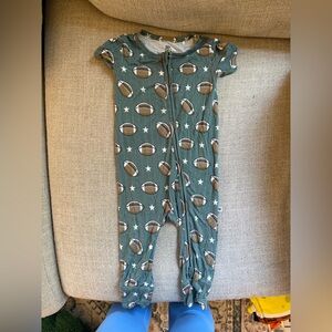 Bums and Roses Bamboo Football Pajamas SZ 18-24